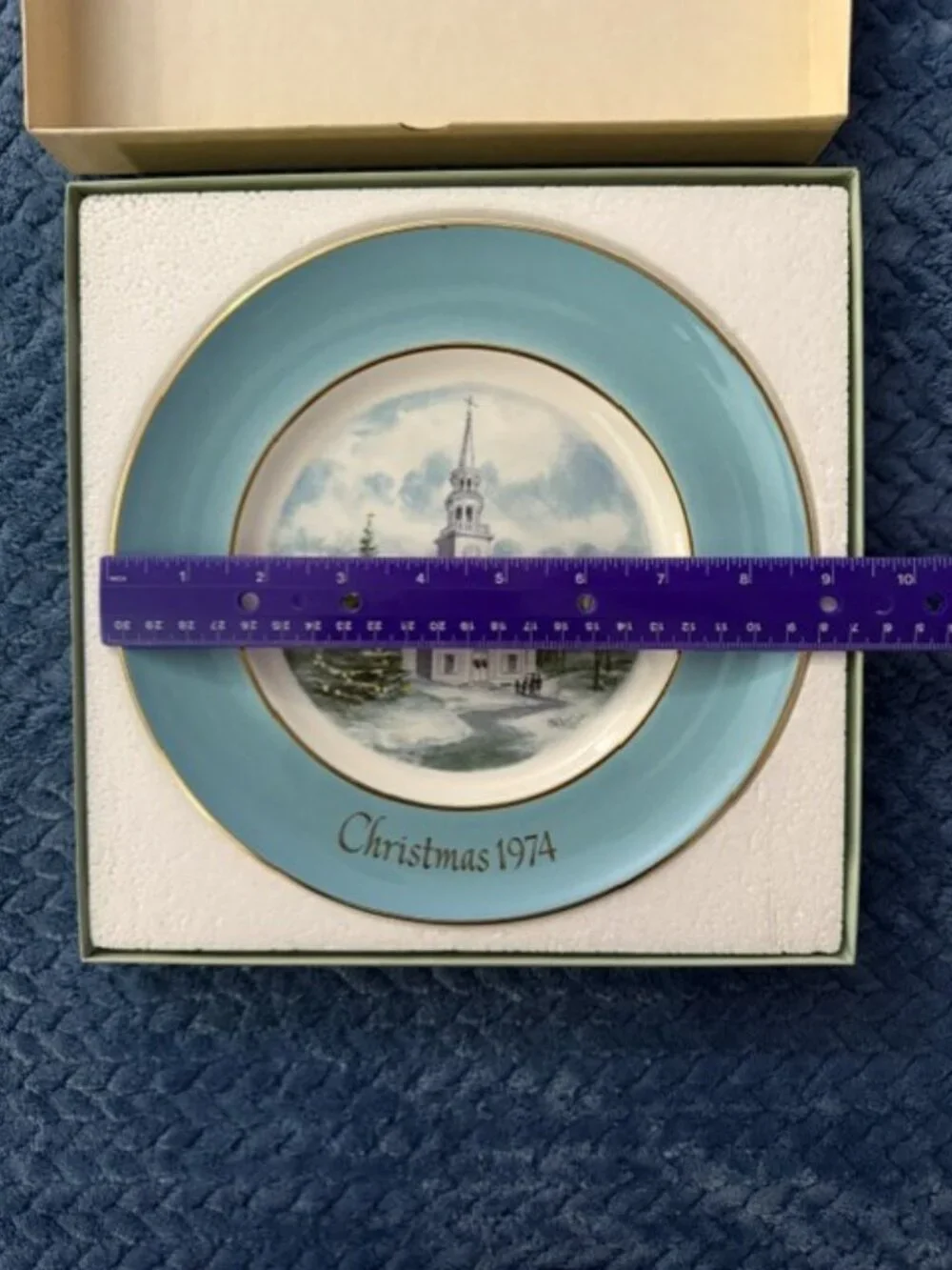 Vintage 1974 Avon Christmas Plate 